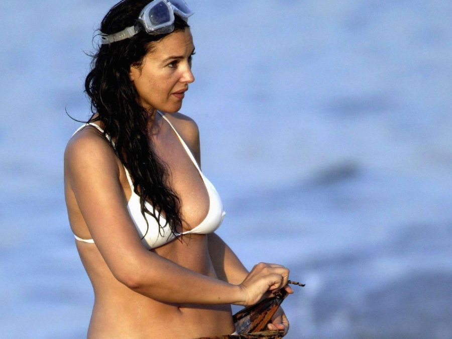 Monica Bellucci Neverseen First Photograps With Swimsuit Monica Bellucci