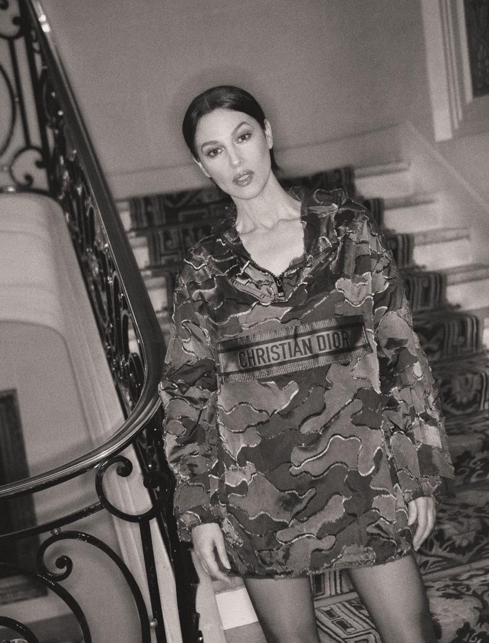 Monica Bellucci en couverture de L’Officiel Italia 2020 — 8