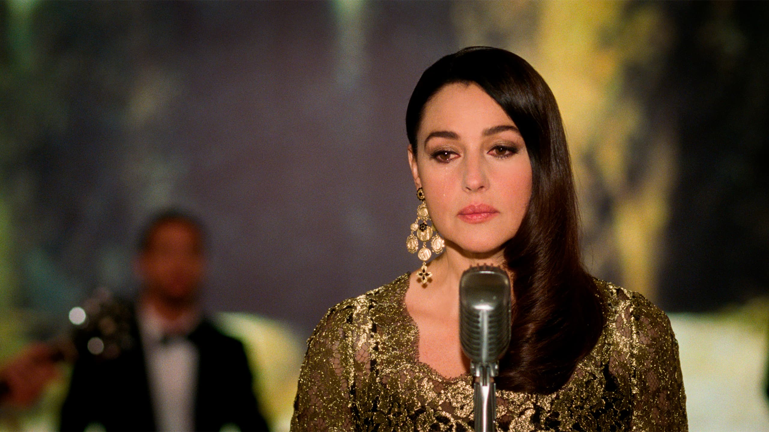 Monica Bellucci stars in the second feature by Quebec director Guy Édoin, about four people whose very different lives intersect one fateful night in downtown Montreal.