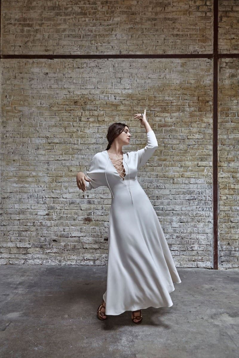 Monica Bellucci Poses in Body Conscious Styles — photo 2