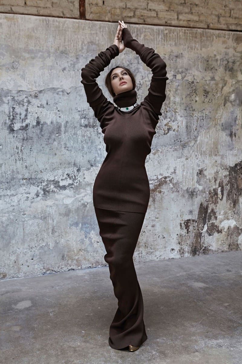 Monica Bellucci Poses in Body Conscious Styles — photo 4