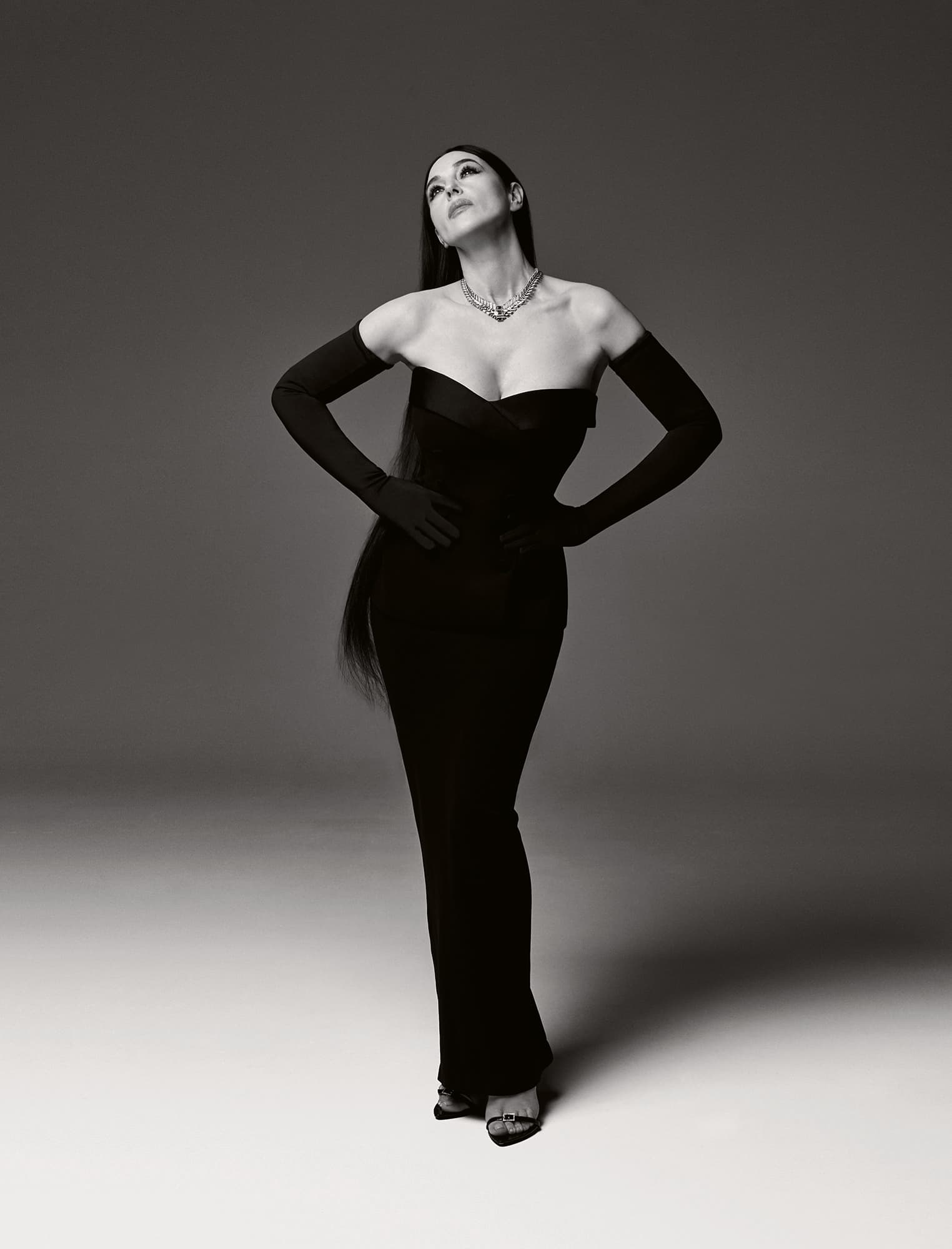 Моника Беллуччи на обложке Harper’s Bazaar Russia 2022 — 3