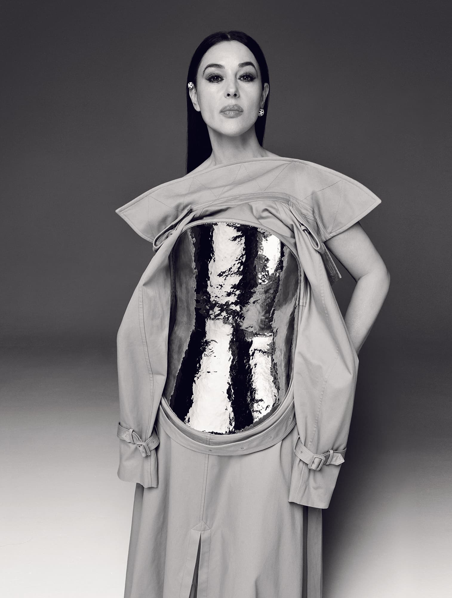 Monica Bellucci on the cover of Harper's Bazaar Russia 2022 — photo 2