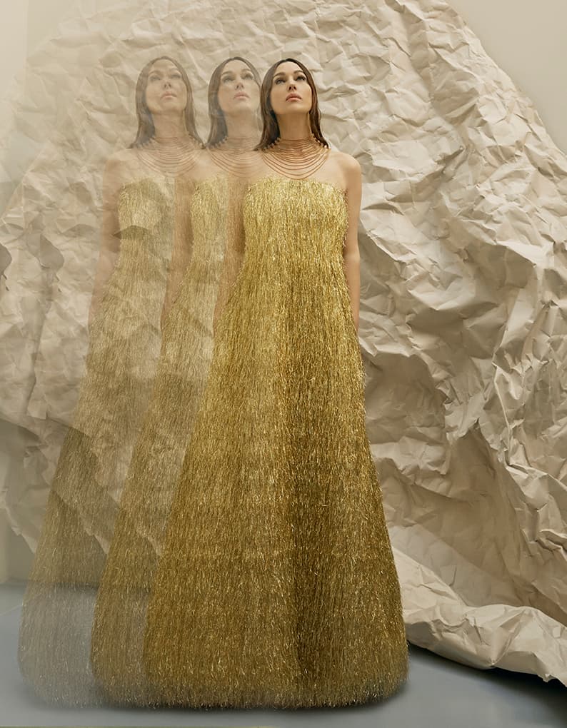 Looking back on her brilliant career, Monica Bellucci says: “Modeling and acting gave me the opportunity to travel the world, meet many people, and experience many cultures. Those are great human experiences.” If life is a work of art, Monica considers herself to be like Chagall's paintings "full of color and happiness".
