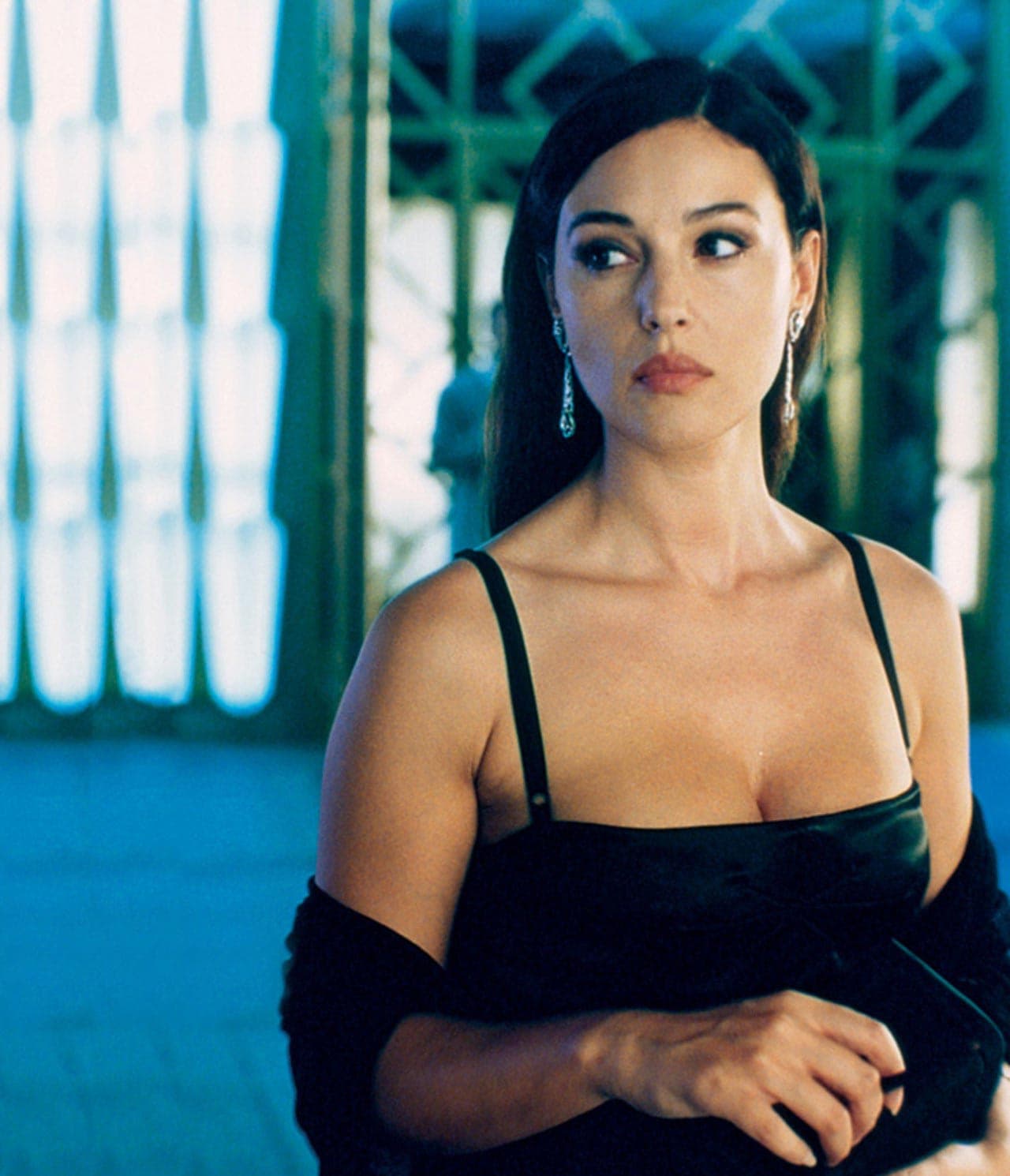 Under Suspicion - This Stephen Hopkins thriller is a decent watch, mostly remembered for its interrogation room sequence where a breathtaking Bellucci smokes a cigarette blatantly in front of Morgan Freeman. It’s impossible to look away.