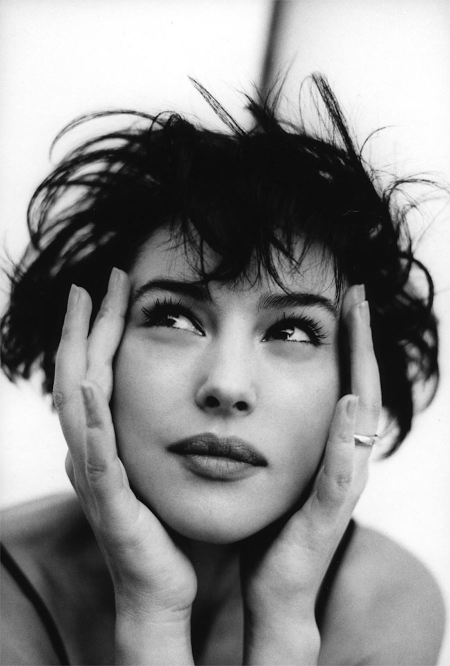 https://monicabellucci.net/wp-content/uploads/2017/11/beautifulneverseenmonicabellucci-[1-99].jpg